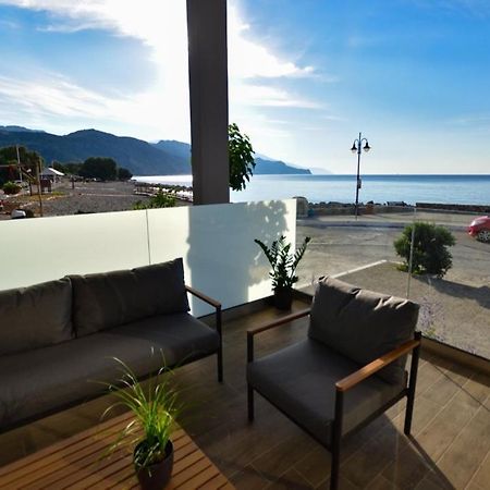 Gonis Grand Luxury Suite Palaiochora Exterior photo