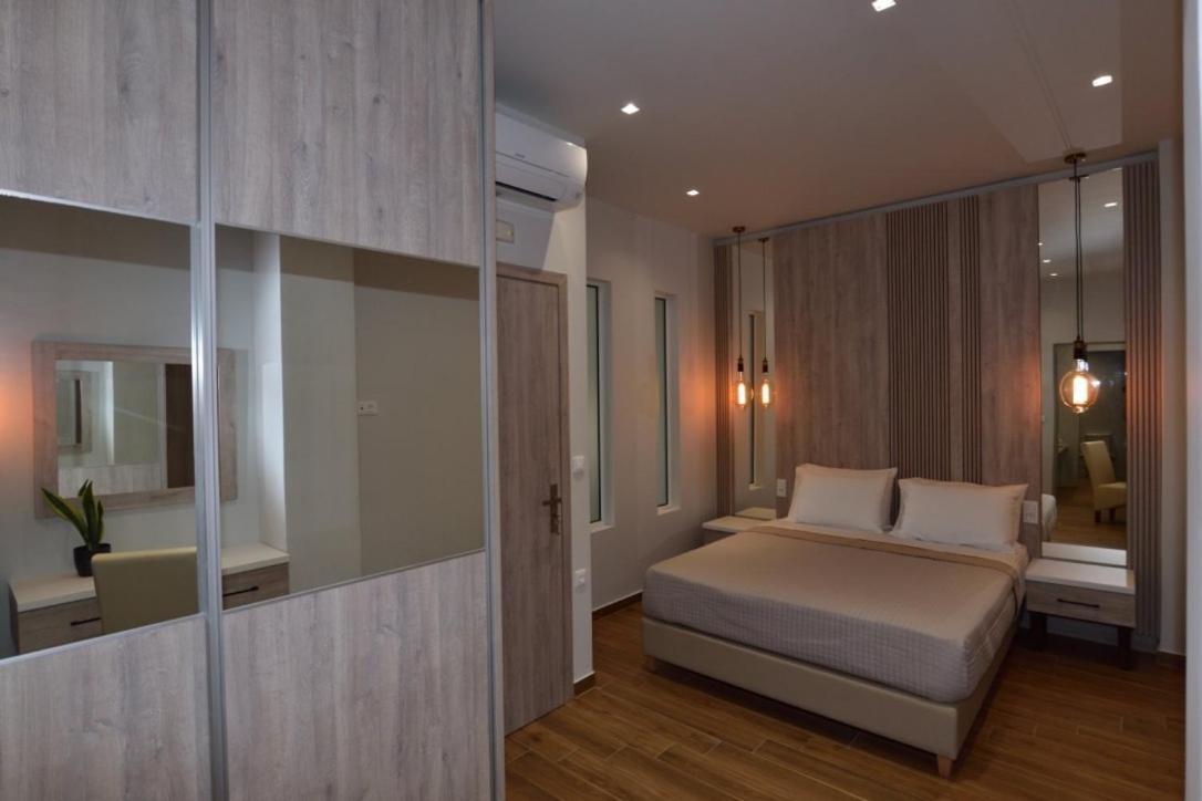 Gonis Grand Luxury Suite Palaiochora Exterior photo