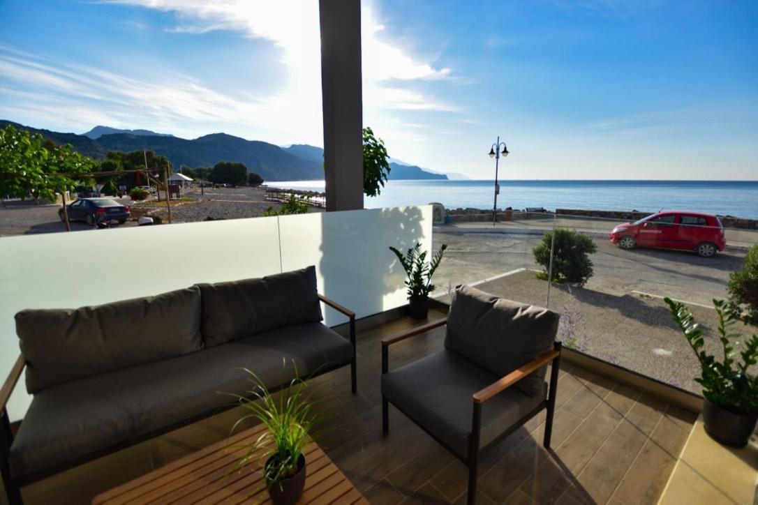 Gonis Grand Luxury Suite Palaiochora Exterior photo