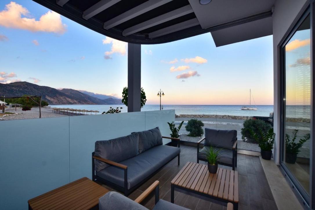 Gonis Grand Luxury Suite Palaiochora Exterior photo