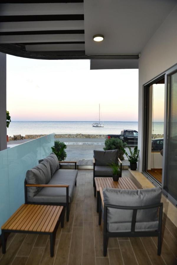 Gonis Grand Luxury Suite Palaiochora Exterior photo